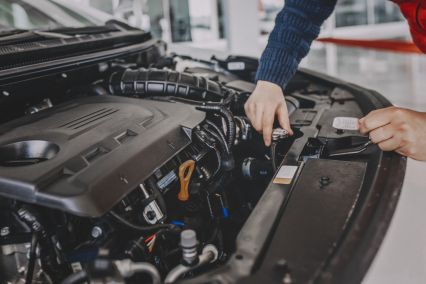 Ez történik az autóddal, ha motorolaj nélkül vezeted